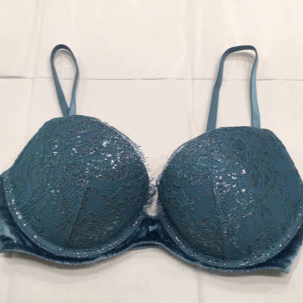 Victoria’s Secret very sexy push up bra 34C